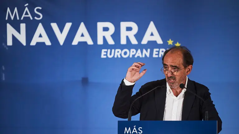 acto central de Geroa Bai en la campaña de las elecciones europeas con  Uxue Barkos, Daniel Innerarity e Izaskun Bilbao. PABLO LASAOSA 5