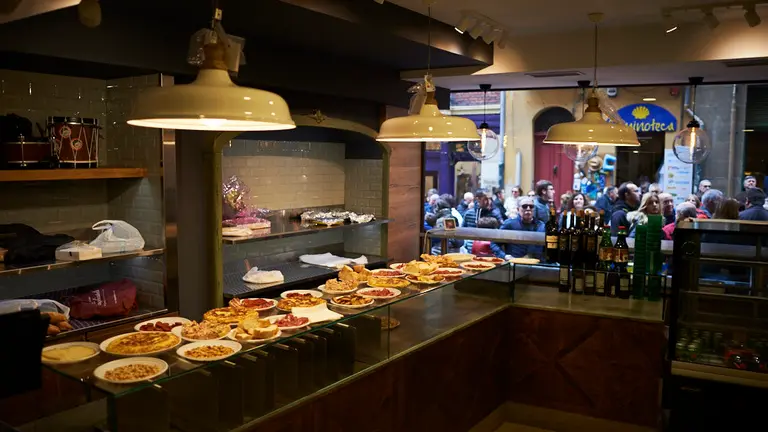 Inauguración de la nueva tienda de _Pastas Beatriz_. PABLO LASAOSA 8