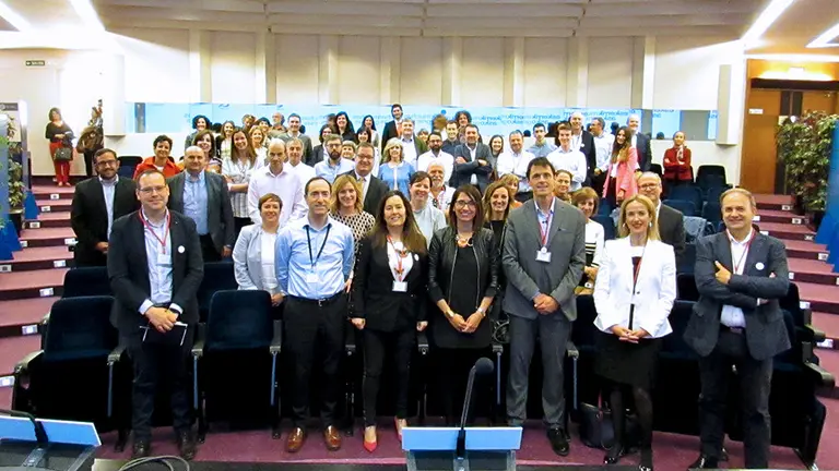 Miembros de Aedipe Navarra, a la conclusión de la Asamblea Anual de la asociación
celebrada en el Colegio de Médicos de Pamplona. CEDIDA