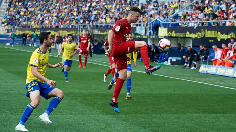 Partido entre Cádiz CF y Osasuna correspondiente a la jornada numero 39. MIGUEL OSÉS 10