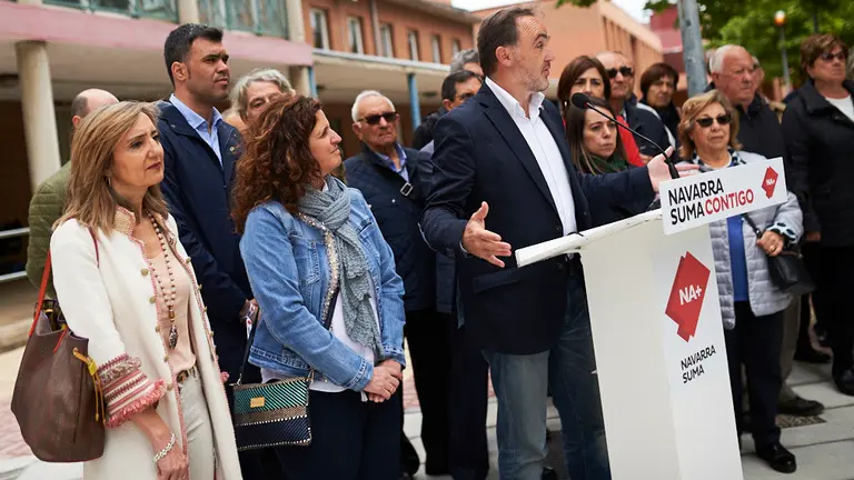 Javier Esparza en un acto de campaña en Barañain. PABLO LASAOSA 6