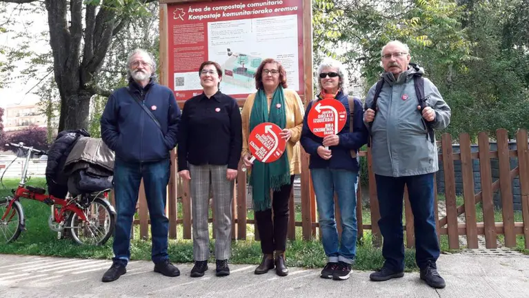 El equipo de Pamplona de Izquierda Ezkerra en su acto electoral. CEDIDA (2)