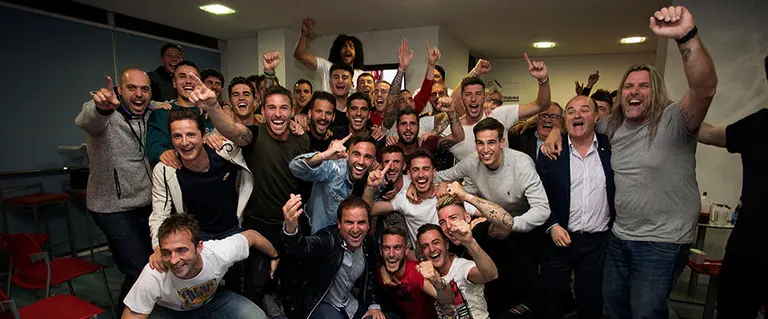 Los jugadores de Osasuna celebran el ascenso en El Sadar CEDIDA P (3)