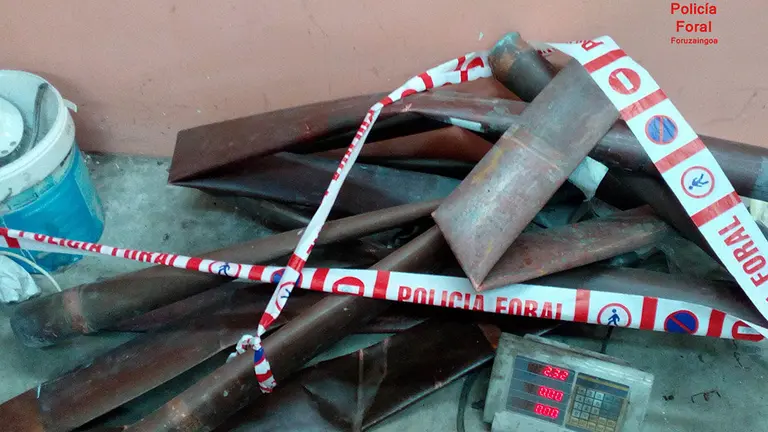 Una de las canaletas robada en Tudela para vender cobre POLICÍA FORAL