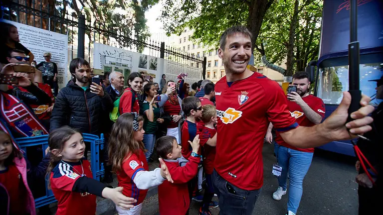 Xisco. Celebración del ascenso de Osasuna a Primera División (21). IÑIGO ALZUGARAY