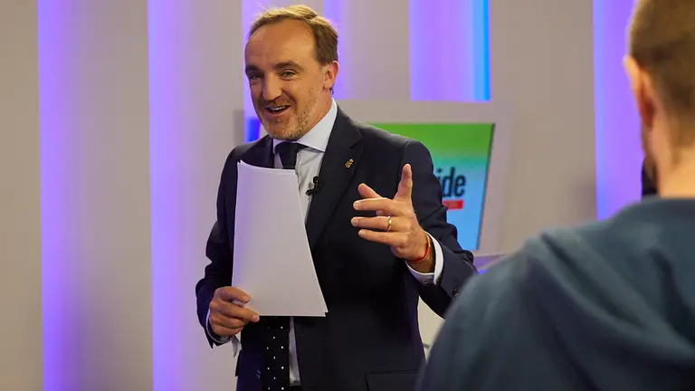 Debate electoral en Navarra Televisi..n con los seis candidatos de las formaciones que actualmente tienen representaci..n en el Parlamento de Navarra. I..IGO ALZUGARAY