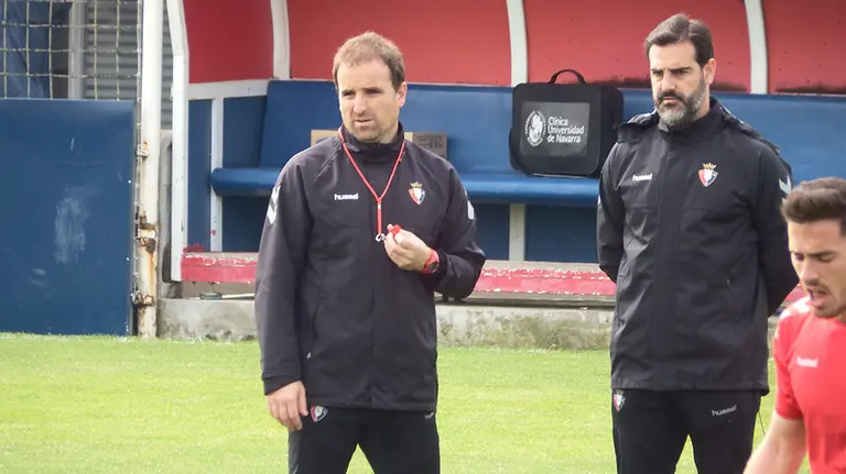 Jagoba Arrasate con el médico Juan Bertó en Tajonar