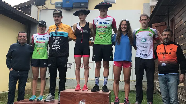 Podium de la triatlón sprint Aritzaleku 2019. Cedida.