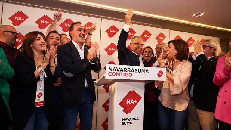 .Navarra Suma celebra que ha ganado las eleccones forales y municipales de Pamplona. PABLO LASAOSA 1