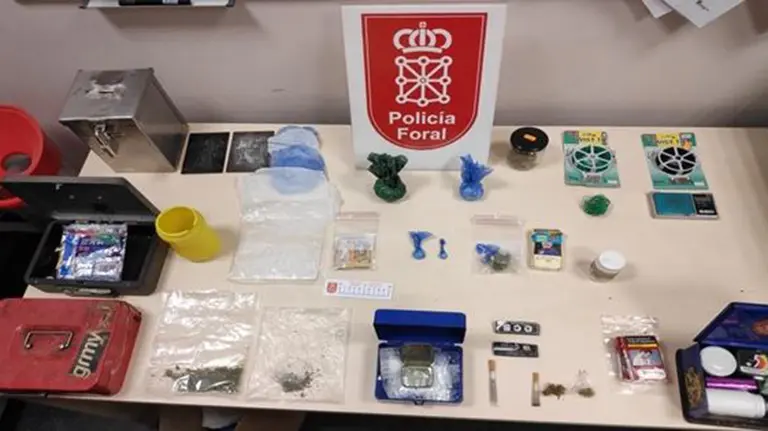 Material incautado en la bajera de Santacara donde se trapicheaba con droga GOBIERNO DE NAVARRA