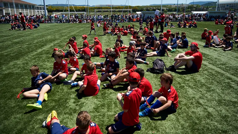 Fiesta de la Fundación Osasuna en los campos de Tajonar. MIGUEL OSES