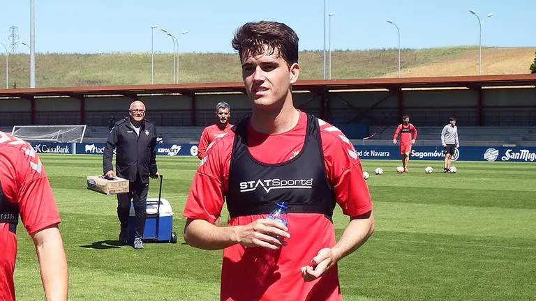 El jugador de Osasuna Javi Martínez en las instalaciones de Tajonar.