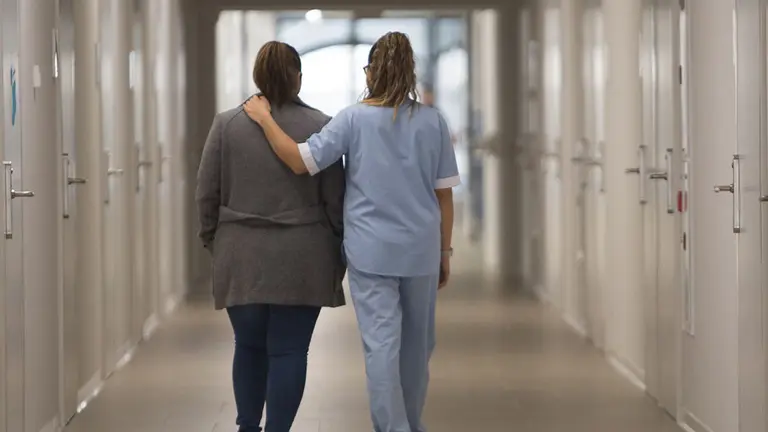 Cuidado profesional, salud mental, la fotografía ganadora del concurso organizado por la UPNA sobre fotografías relacionadas con el cuidado. ARCHIVO