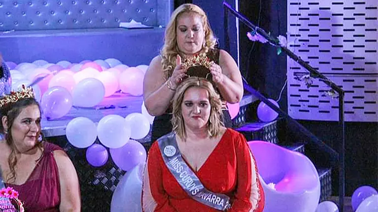 Coronación de Paula Sada Aguado como Miss Curvy Navarra. CEDIDA