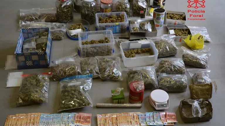 Droga y dinero incautado al detenido en Estella POLICÍA FORAL