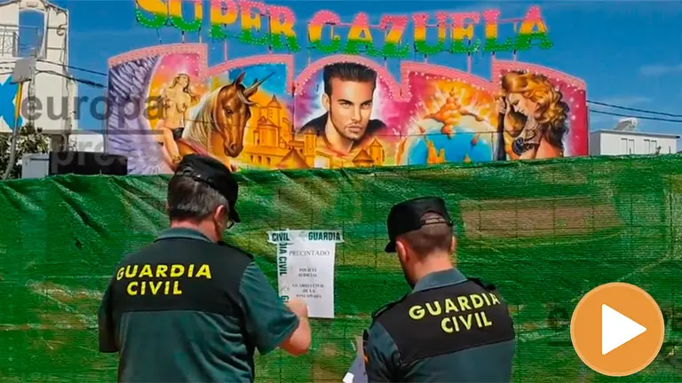 Dos guardia civiles en la atracción accidentada (player) EUROPA PRESS