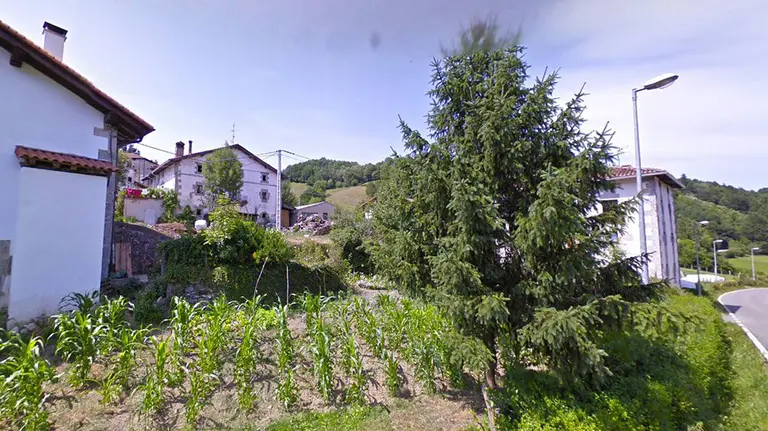 Uztegui, donde ha tenido lugar el accidente con dos heridos ARCHIVO