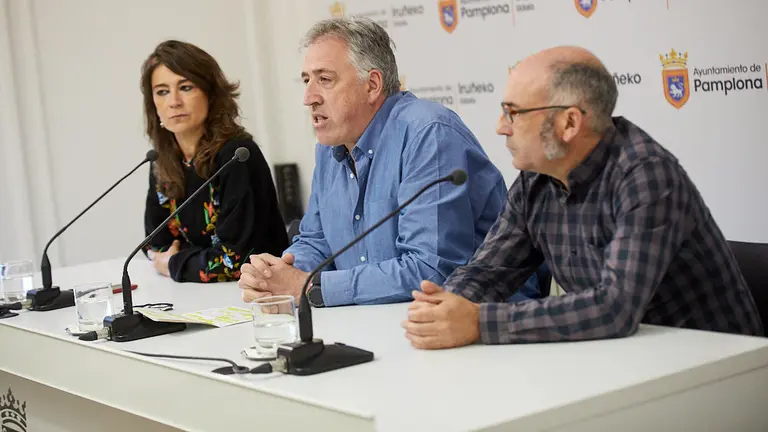 El candidato de Bildu Joseba Asirón hace un análisis de los posibles pactos en el Ayuntamiento de Pamplona. IÑIGO ALZUGARAY