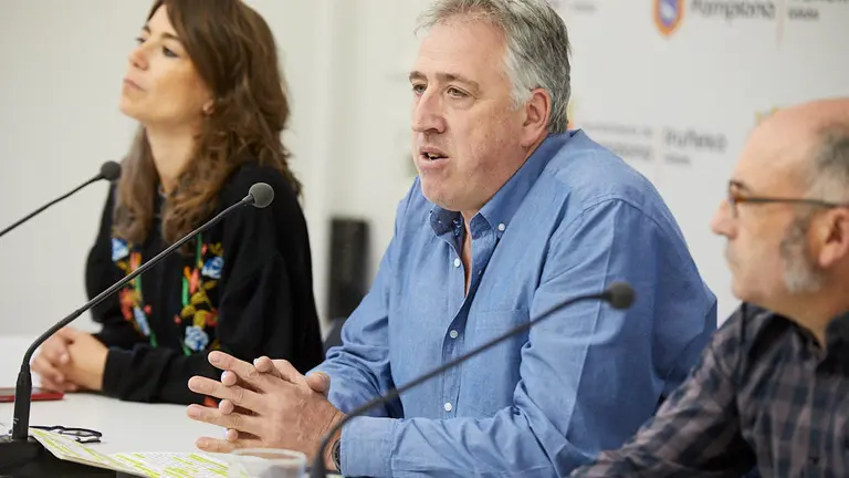 El candidato de Bildu Joseba Asirón hace un análisis de los posibles pactos en el Ayuntamiento de Pamplona. IÑIGO ALZUGARAY