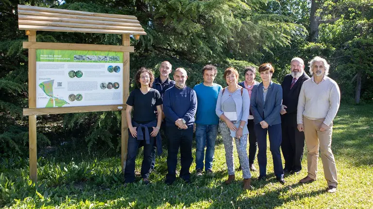 El grupo de trabajo y profesorado participante en el proyecto del río Sadar UPNA