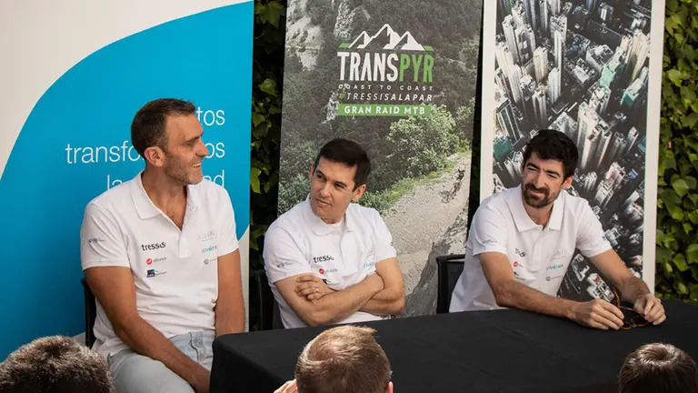 Presentación de la Transpyr con final en Burguete. Cedida.