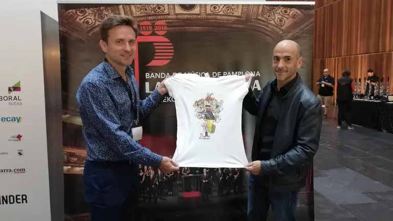 Cesar Oroz y el presidente de La Pamplonesa EFE