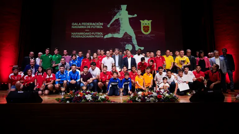 Entrega de premios de la Federación Navarra de Fútbol con especial mención al árbitro navarro Undiano Mallenco. PABLO LASAOSA 42
