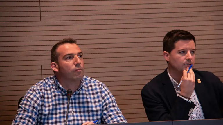 Nueva corporación municipal del Ayuntamiento de Berriozar. Raúl Maiza (Bildu) y Daniel Cuesta (Navarra Suma). NOEMÍ VERA