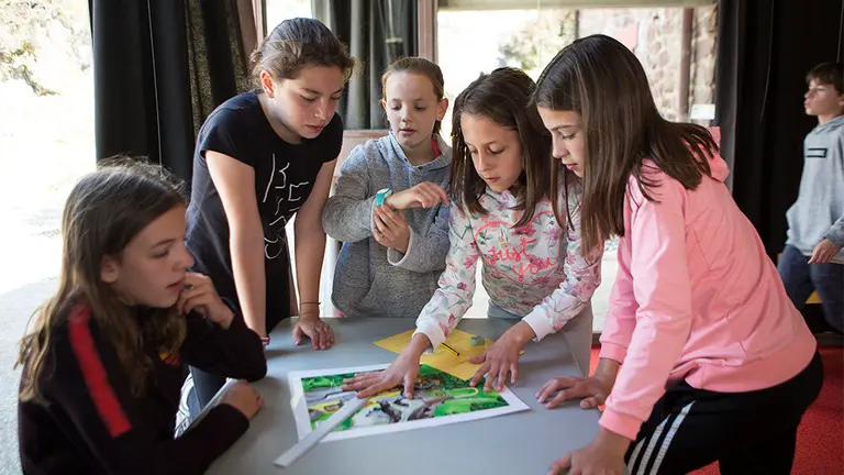 Algunos escolares en el Centro Neptuno de la Fundación Caja Navarra. CEDIDA