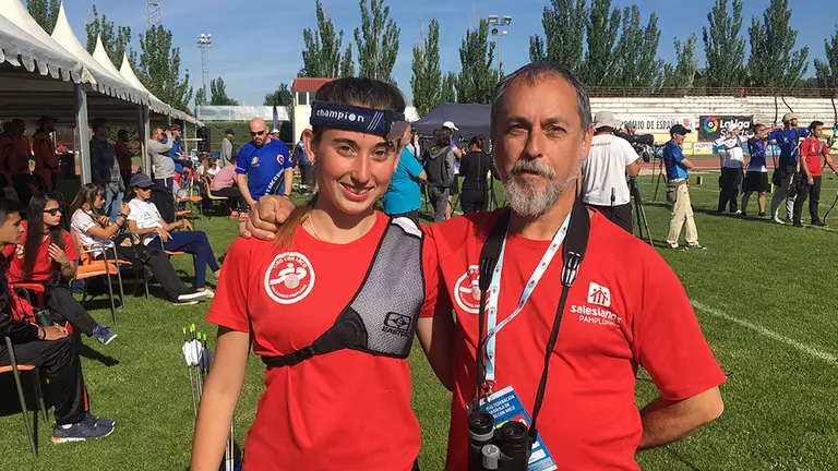 La arquera Marta Zuza junto a Jose Gabriel Miguel IMAGEN CEDIDA