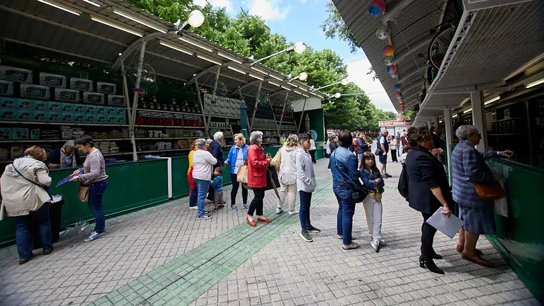 Tómbola de Caritas en Pamplona. IÑIGO ALZUGARAY