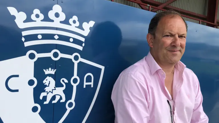 El doctor Fernández Posada en las instalaciones de Tajonar. CA Osasuna.