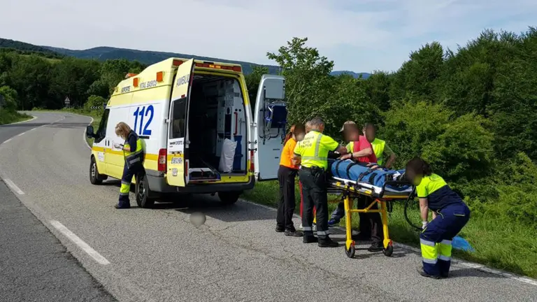 Ciclista herido en una caída en Espinal GUARDIA CIVIL
