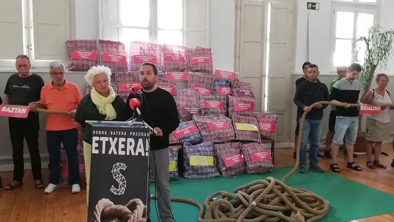 Acto en Pamplona de un colectivo en apoyo a los presos de ETA EUROPA PRESS