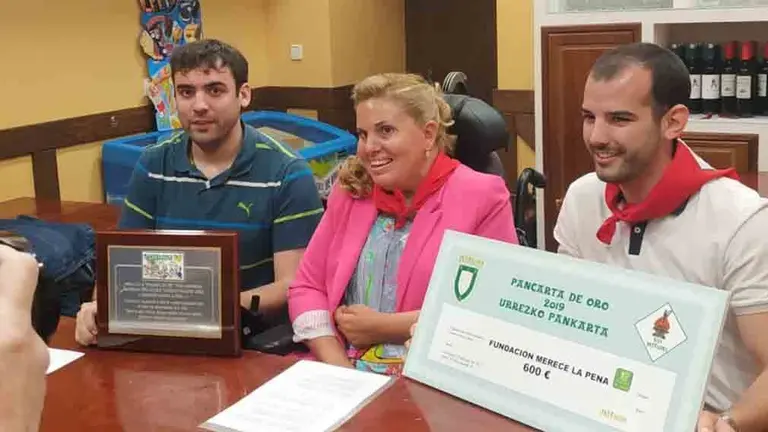 La Peña Anaitasuna entrega este sábado su &#39;Pancarta de Oro&#39; a la Fundación Merece la Pena, distinción que recogerá su presidenta, Ana Artazcoz. NAVARRA.COM