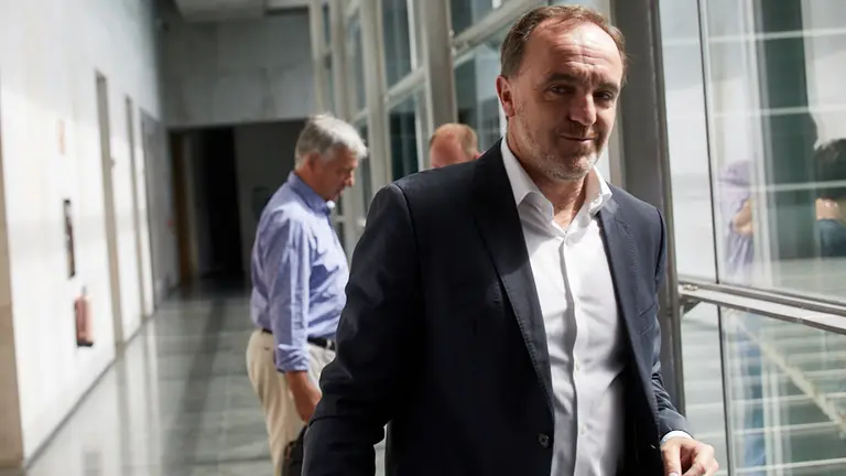 Mesa y Junta de Portavoces del Parlamento de Navarra. IÑIGO ALZUGARAY