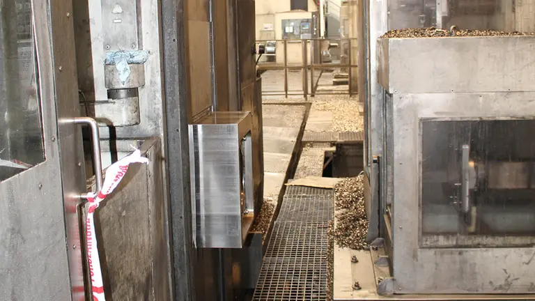 Imagen de la m&aacute;quina fresadora en la que ha quedado atrapado el trabajador que ha fallecido en un accidente laboral en una empresa de mecanizados de Lacunza POLIC&Iacute;A FORAL