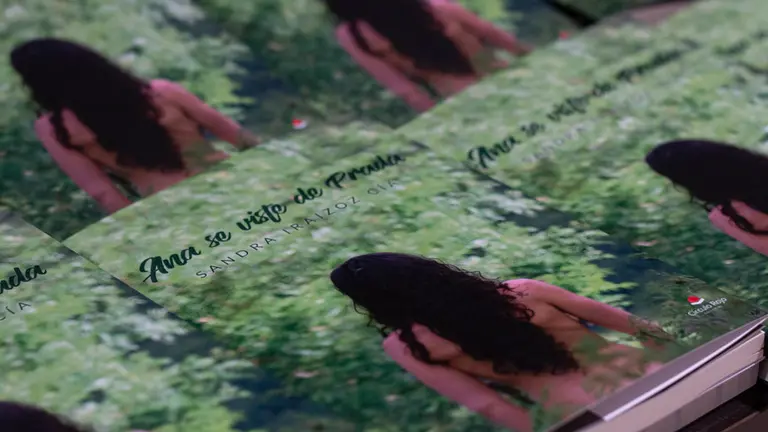  presentación del libro 'Ana se viste de Prada', de Sandra Iraizoz. . NOEMÍ VERA  _5