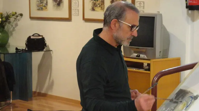 El pintor navarro Justo San Felices, durante una demostraci&oacute;n en el Museo Rafael Requena, en Albacete EL BLOG DE JOAQU&Iacute;N MEDINA