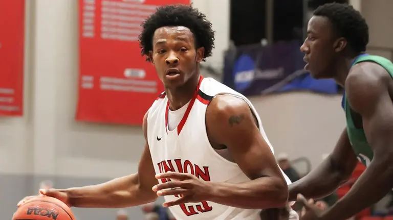 Imagen del pivot Charlie Wilson, nuevo jugador de Basket Navarra TWITTER BASKET NAVARRA