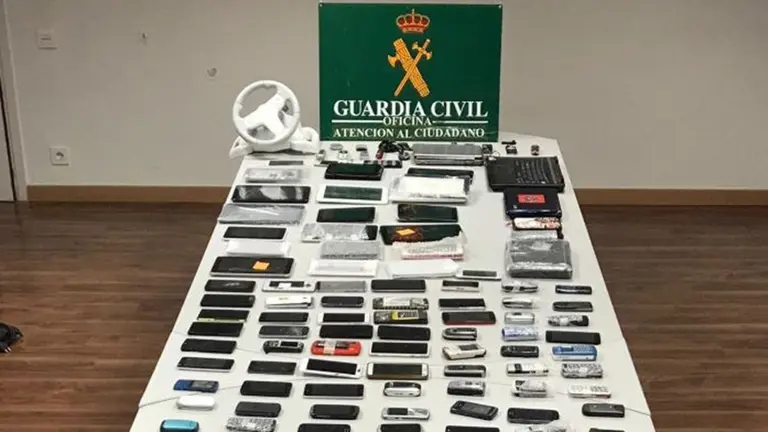 Objetos intervenidos por la Guardia Civil en la vivienda ocupada en Ayegui GUARDIA CIVIL