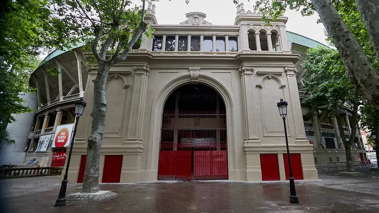 Presentación de la restauración de la puerta principal de la Plaza de Toros de Pamplona. IÑIGO ALZUGARAY