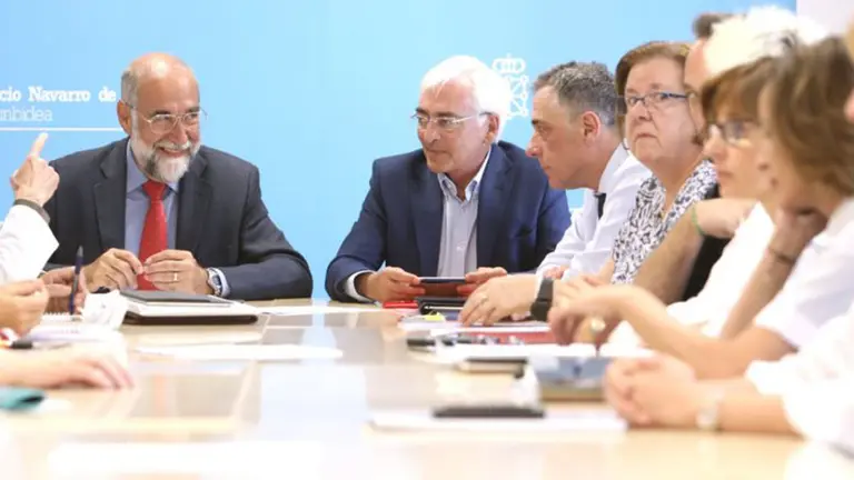 El consejero de Salud en funciones, Fernando Dom&iacute;nguez, durante la reuni&oacute;n de gesti&oacute;n del sistema sanitario para los pr&oacute;ximos Sanfermines GOBIERNO DE NAVARRA