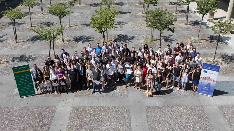 todos los participantes de erasmus+ al ser recibidos por los responsables del Departamento de Educación del Gobierno de Navarra