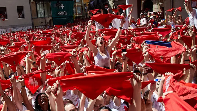 Chupinazo 2019 en la Plaza del Ayuntamiento de Pamplona. IÑIGO ALZUGARAY