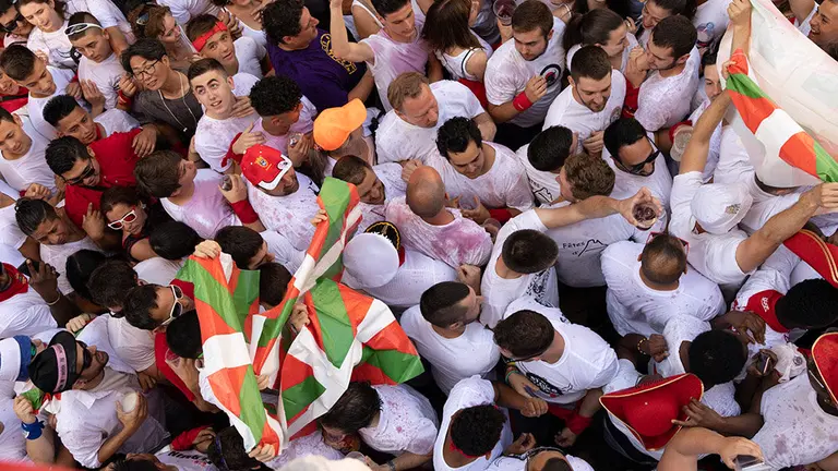 Ikurri&ntilde;as en el Chupinazo de San Ferm&iacute;n MAITE H MATEO