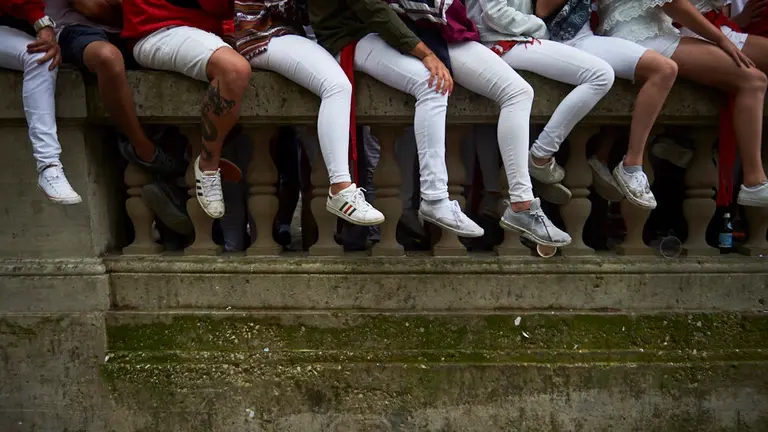 Ambiente en el primer encierro de San Fermín 2019 con toros de Puerto de San Lorenzo en el tramo de telefónica. PABLO LASAOSA 2