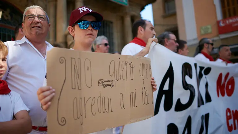 Concentración de los trabajadores de TCC por la agresión a un chofer de villavesas. PABLO LASAOSA 1