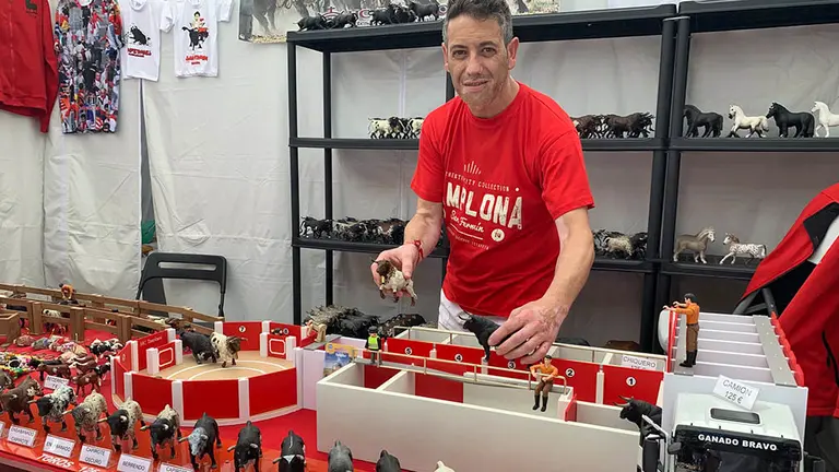 Óscar Casado Lorente, en el puesto que HC Taurinos exhibe en el Bosquecillo de Pamplona durante San Fermín (7)