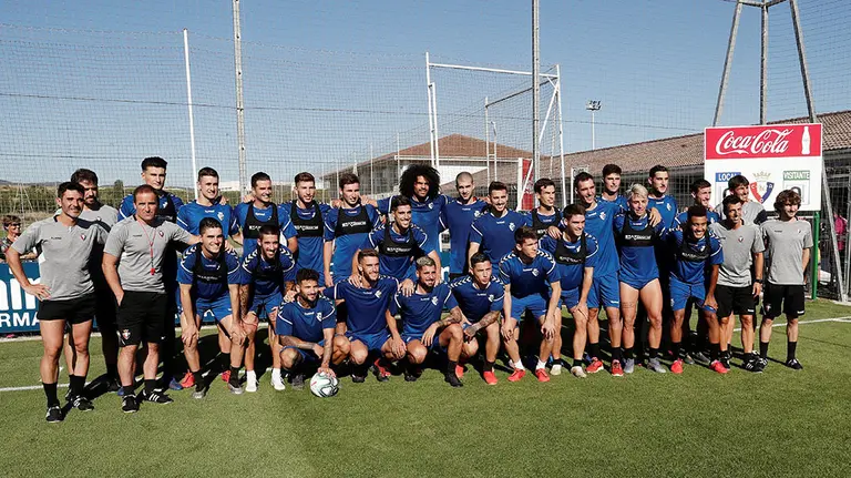 Fotografía de la plantilla de Osasuna, que ha comenzado este jueves a preparar la pretemporada en las instalaciones de Tajonar. EFE/ Jesús Diges.